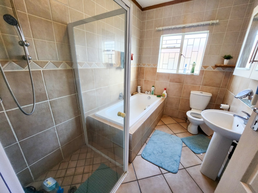 2 Bedroom Property for Sale in Wilkoppies North West